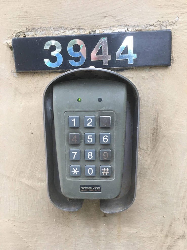 Doorcode3944